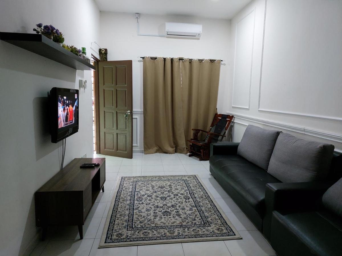Pelangi Homestay Bota ภายนอก รูปภาพ